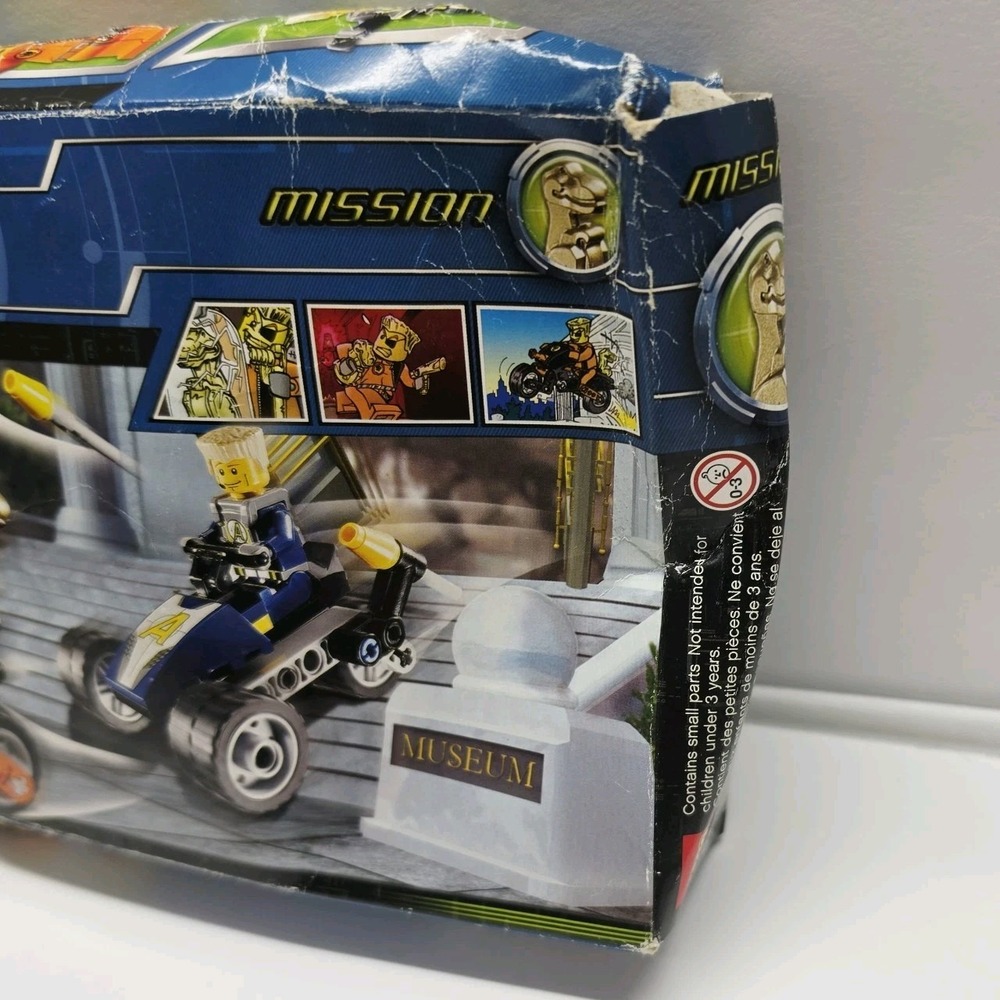 Lego 8967 Agents 2.0 Gold's Tooth Getaway Retired NEW Damaged Box - Picture 2 of 10